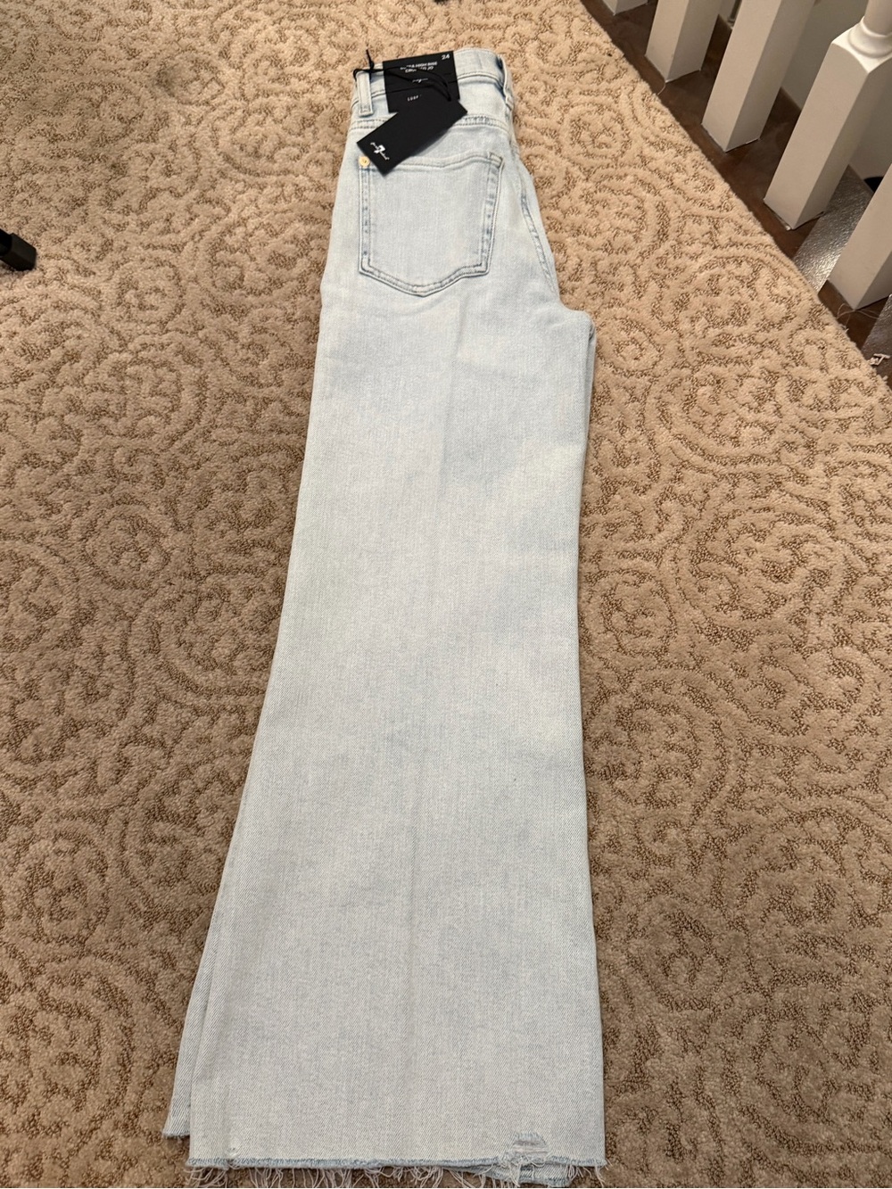 7 For All Mankind Ultra High Rise Cropped Joe in Maui SIZE 24/25 NWT! - Picture 3 of 14